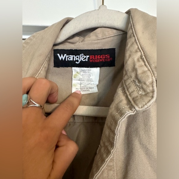Wrangler button up - Picture 3 of 4
